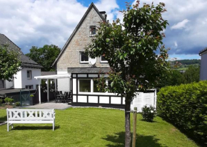 Landhaus Augenblicke in Olsberg - modernes Ferienhaus mit Garten